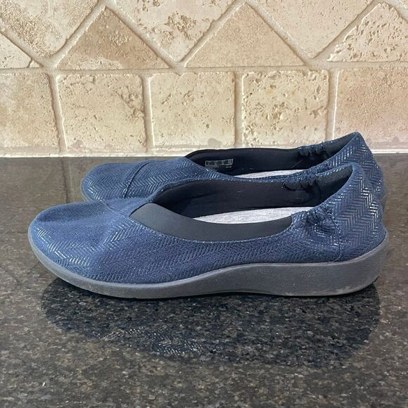 9.5 Clarks cloudstepper Women’s slip on shoes flats navy - Picture 1 of 8